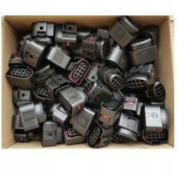 e-connectors 42122500/8D0973734/100 Вилки 8D0973734 (набір 100 шт. - тільки корпуси)
