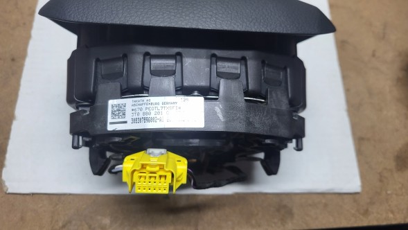 Skoda OE AIRBAG SUPERB II KIEROWNICY AIR BAG Подушка безпеки AIR BAG Skoda Superb II 3T0880201G НОВА !!!