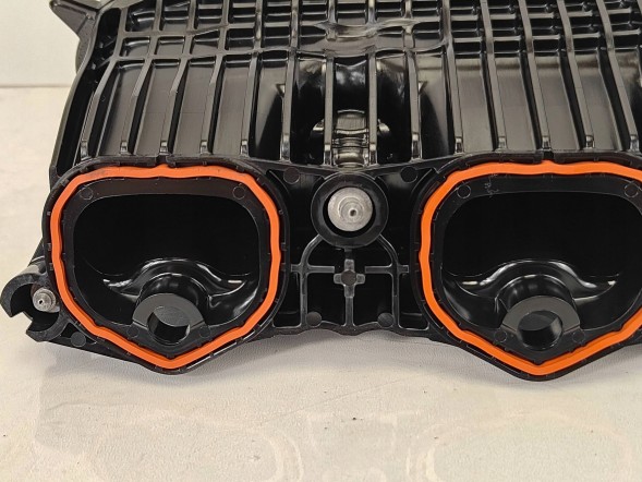 BMW OE 8487588 BMW 2 U06 X1 U11 U10 F70 F74 MINI 1.5 B38 B38A15P KOLEKTOR SSĄCY 8487588 BMW 2 U06 X1 U11 U10 F70 F74 MINI 1.5 B38 B38A15P Впускний Колектор 8487588