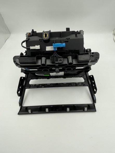 BMW OE KKDA BMW G14 G15 G16 LISTWA DEKOR TUNELU ŚRODKOWEGO 7882874 BMW G14 G15 G16 ДЕКОРАТИВНА НАКЛАДКА ЦЕНТРАЛЬНОГО ТУНЕЛЮ 7882874