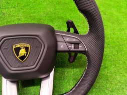 Lamborghini OE URUS KIEROWNICA MIRTEX BIAŁA NIĆ PERFORACJA LAMBORGHINI URUS КЕРМО ЛОПАТКИ БІЛА НИТКА ПЕРФОРАЦІЯ