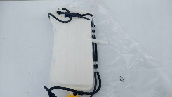 Peugeot OE 9817300980 Rifter berlingo iv combo e бак омийної рідини новий oe 1621