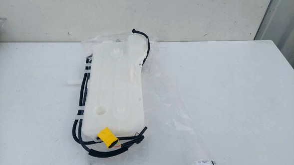 Peugeot OE 9817300980 Rifter berlingo iv combo e бак омийної рідини новий oe 1621
