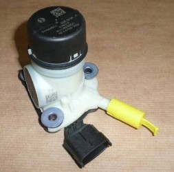 Renault OE 170428098R 208993933R НАСОС ADBLUE R MASTER III,TRAFIC III 170428098Р OE
