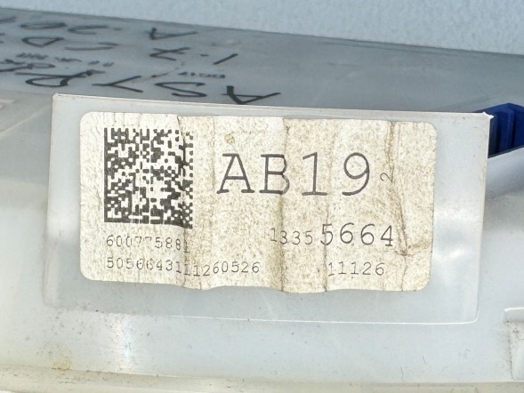 Opel OE ЛІЧИЛЬНИК ПРИЛАДІВ ТАХОМЕТР OPEL ASTRA IV J AB19 13355664