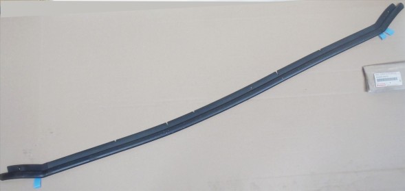 A53395-02070 TOYOTA OE 53395-02070 ПРОКЛАДКА БАМПЕРА ПЕРЕДНЯ AURIS 07-