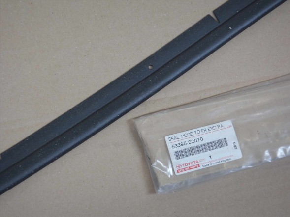 A53395-02070 TOYOTA OE 53395-02070 ПРОКЛАДКА БАМПЕРА ПЕРЕДНЯ AURIS 07-