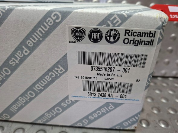 Fiat OE S26337895 ХРОМОВАНА НАКЛАДКА КЛАПАНА 0735516207 FIAT 500 2007-
