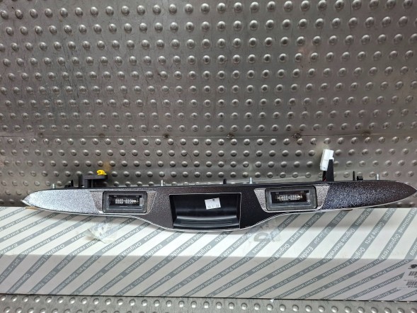 Fiat OE S26337895 ХРОМОВАНА НАКЛАДКА КЛАПАНА 0735516207 FIAT 500 2007-