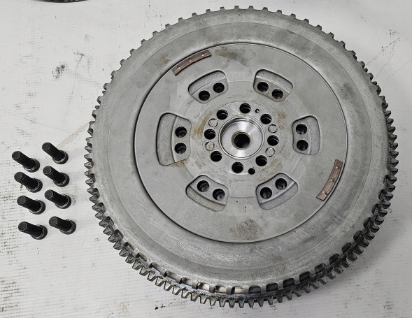 Nissan OE 12310-5X00A NISSAN КОМПЛЕКТ ЗЧЕПЛЕННЯ NISSAN NAVARA / PATHFINDER 2.5 DCI