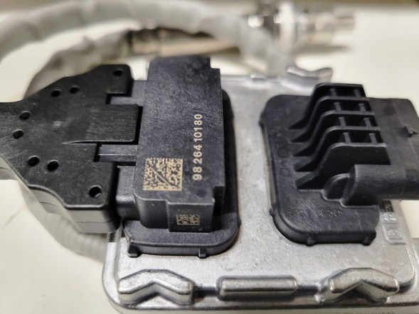 Citroen OE 9826410180 Новий оригінальний датчик nox citroen jumpy v 2.0hdi 9826410180