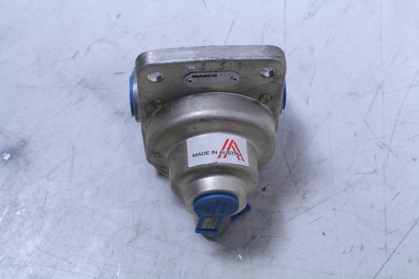 Mercedes-Benz OE A0004318613 MERCEDES КЛАПАН РЕГУЛЮВАННЯ ГАЛЬМІВНОГО ЗУСИЛЛЯ WABCO MERCEDES A0004318613