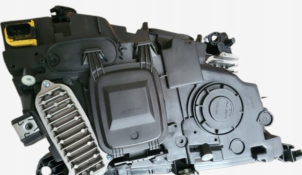 Tangde 3350124 - ЛАМПА ФАРА VOLVO FH4 ПРАВА ГАЛОГЕННА ЧОРНА