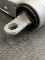 Tesla Лапа двигуна Tesla SX CANDY 1055366-00-H NEW