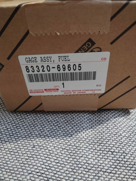 Toyota OE 8332069605 / 83320-69605 Gage assy, fuel sender | Датчик рівня палива