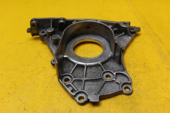 Opel OE 8200183179 КРИШКА КОРПУСУ ВАЛА 1.9 DCI 2.0 16V LAGUNA II TRAC II VIVARO ESPACE IV