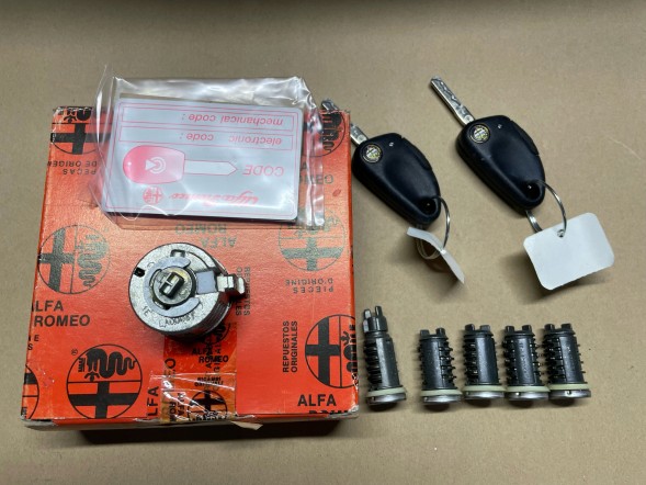 Alfa Romeo OE 71718072 ALFA ROMEO 166 ЗАМОК ВСТАВКИ КЛЮЧ ОТ БАНКА