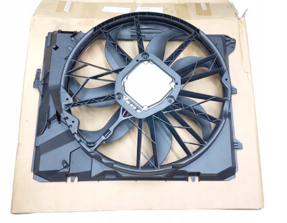 VAN Wezel 0657747 ВЕНТИЛЯТОР РАДІАТОРА BMW 3 E90 E92 E93 E91 X1 E84