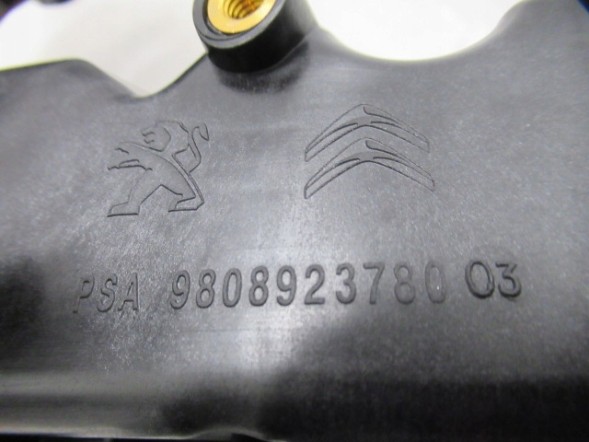 Peugeot OE 9808923780 Відма кришка клапанів берлінго c3 cactus picasso 1.2thp 9808923780