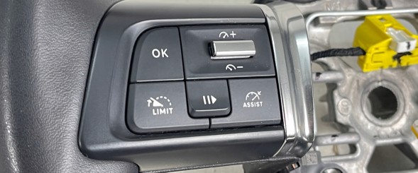 Citroen OE OEM 98406898ZD * CITROEN C4 III 2021 - ШКІРЯНЕ РУЛЬМО КРУЇЗ-КОНТРОЛЬ 98406898ZD