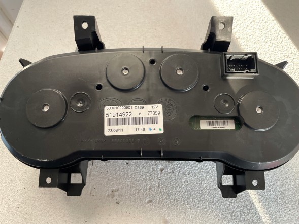 Fiat OE ЛІЧИЛЬНИК ГОДИННИКА FIAT GRANDE PUNTO EVO 51914922 2011р.