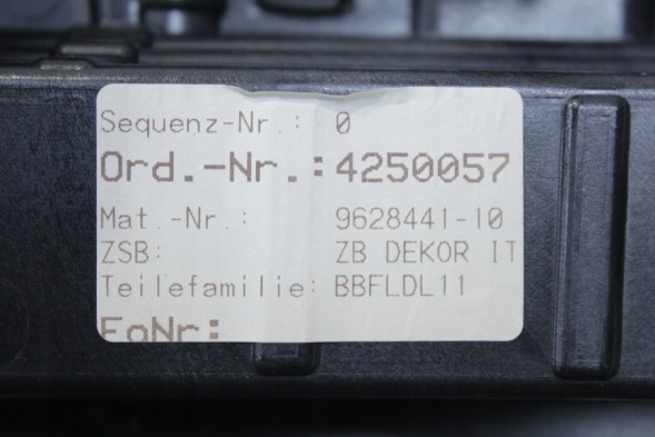 BMW OE 9628441 51459628441 ДЕКОРИ КОНСОЛІ ДЕРЕВО ДУБ СІРИЙ ЗІ СЛОЯМИ СІРИЙ BMW G70 АНГЛІЄЦЬ