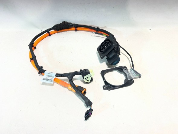 Volvo OE 32264391 pmi150921 РОЗ'ЄМ ДЛЯ ЗАРЯДНОГО КАБЕЛЮ VOLVO XC40 PLUG IN HYBRID 32264391