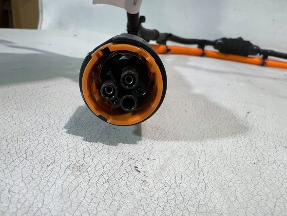 Volvo OE 32264391 pmi150921 РОЗ'ЄМ ДЛЯ ЗАРЯДНОГО КАБЕЛЮ VOLVO XC40 PLUG IN HYBRID 32264391