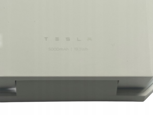 TESLA TECHNICS 2058793-00-A Tesla S X 3 Y ПОВЕРБАНК БЕЗДРОТОВА ЗАРЯДКА 5000mAh 19,3 Вт·год БІЛИЙ НОВИЙ