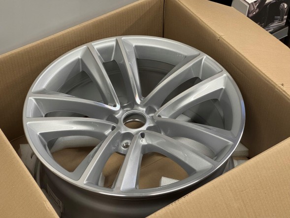 BMW OE 36116863114 6863114 ( INTRAD ) Легкосплавний диск Reflexsilber (8,5Jx19 ET:25) BMW 6 G32 GT G32 G