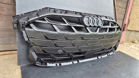 Audi OE GRILL AUDI A3 8Y LIFT 2024- S-LINE BLACK MAT ZNACZEK Камера радіатора ГРИЛЬ Audi A3 8Y LIFT 24- S-LINE OE 8Y0853651AF BLACK