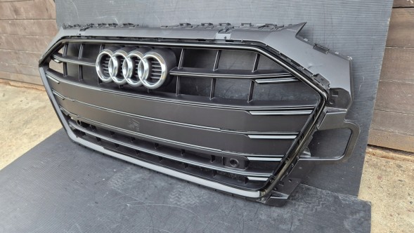 Audi OE GRILL AUDI A4 B9 8W LIFT 2019- BLACK + CHROM LOGO Камера радіатора ГРИЛЬ Audi A4 B9 8W LIFT 19- OE 8W0853651DF DH BLACK !