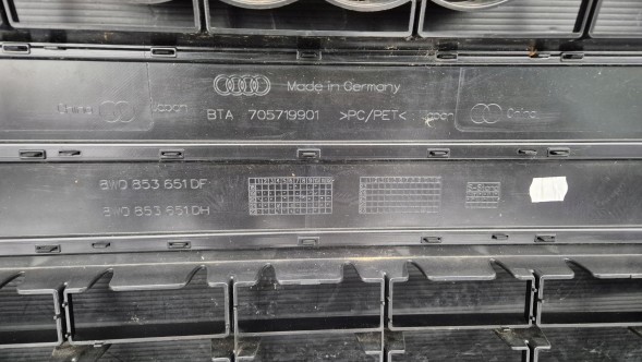 Audi OE GRILL AUDI A4 B9 8W LIFT 2019- BLACK + CHROM LOGO Камера радіатора ГРИЛЬ Audi A4 B9 8W LIFT 19- OE 8W0853651DF DH BLACK !
