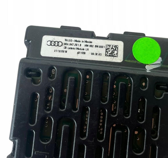 Audi OE 80A947291B 80A947292B 80A 947 291 B 80A 947 292 B glp Плафони підсвічування салону Audi 80A947291B 80A947292B