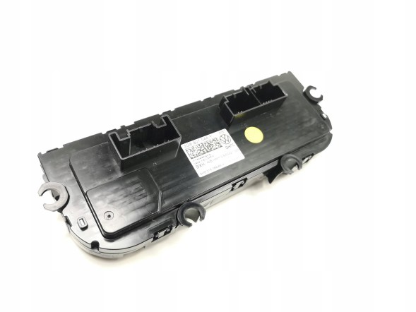 Volkswagen OE 3G8907044P, DWP511986OE СЕНСОРНА ПАНЕЛЬ КЕРУВАННЯ КЛІМАТ-КОНТРОЛЕМ VW PASSAT B8 3G8907044P