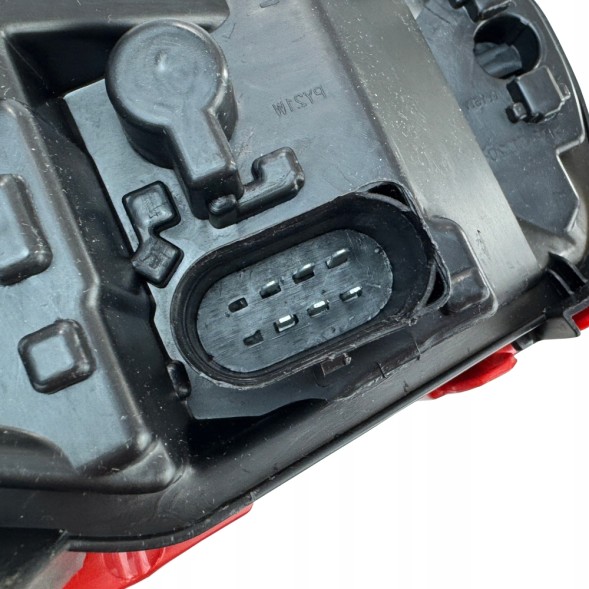 АРТОН 4FD945096B Audi 2008-2011 sedan polift lampa tylna w błotniku Лампа права задня світлодіодний бампер audi a6c6 08-11 седан комплексний в бризковик задній