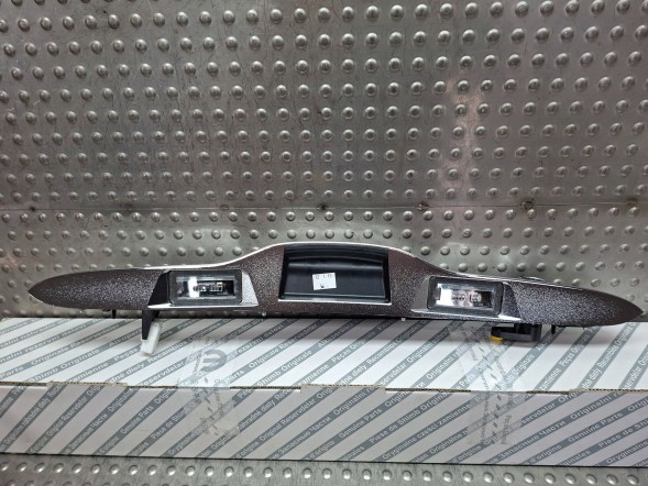 Fiat OE S26337903 ХРОМОВАНА НАКЛАДКА КЛАПАНА 0735516207 FIAT 500 2007-