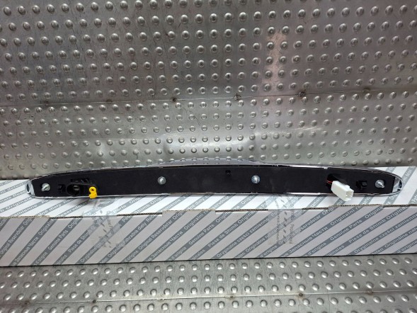 Fiat OE S26337903 ХРОМОВАНА НАКЛАДКА КЛАПАНА 0735516207 FIAT 500 2007-
