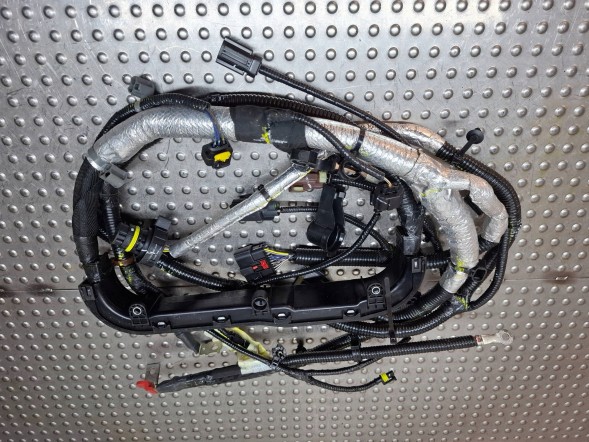 Jeep оригінальне обладнання WIĄZKA INSTALACJI SKRZYNI BIEGÓW 68145816AE JEEP GRAND CHEROKEE IV WK2 3.0 Промінь установки коробки передач 68145816ae jeep grand cherokee iv wk2 3.0