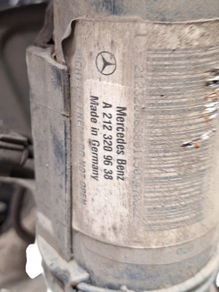 Mercedes-Benz OE A2124201244-MERC1 MERCEDES E W212 212 ПРАВА ПЕРЕДНЯ ПОВОРОТНА ЦАПФА СТУПИЦЯ ВАЖІЛЬ АМОРТИЗАТОР 2124201244