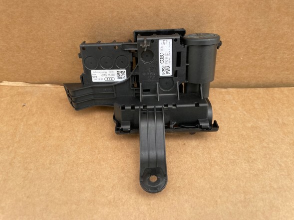 Audi OE 8W0941823 AUDI Q5 A5 РОЗПОДІЛЬНИК СТРУМУ 8W0941823 AUDI A5 Q5 ПОВНИЙ КОМПЛЕКТ, ЯК НОВИЙ 8W0941824AP