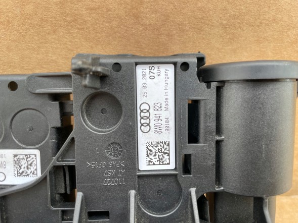 Audi OE 8W0941823 AUDI Q5 A5 РОЗПОДІЛЬНИК СТРУМУ 8W0941823 AUDI A5 Q5 ПОВНИЙ КОМПЛЕКТ, ЯК НОВИЙ 8W0941824AP