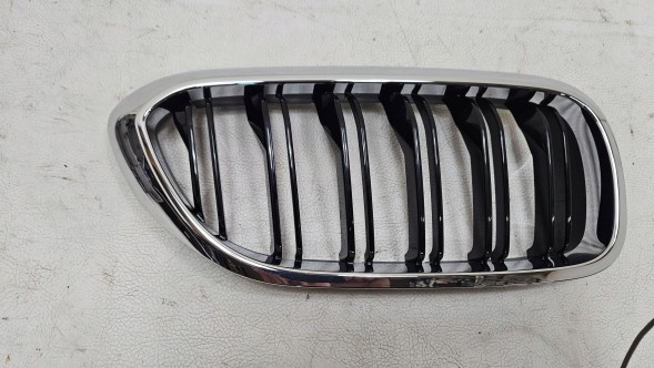 BMW OE 8063174 PG НОВА РЕШІТКА РАДІАТОРА ПЕРЕДНЯ ПРАВА BMW M5 F90 8063174