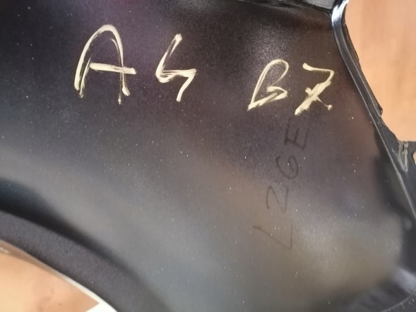 Polcar BŁOTNIK LEWY PRZÓD AUDI A4 B7 LZ6E OCYNK MASA ANTYKOROZYJNA БРИЗКОВИК ЛІВИЙ ПЕРЕДНІЙ AUDI A4 B7 LZ6E ОЦИНКОВАНА АНТИКОРОЗІЙНА МАСА