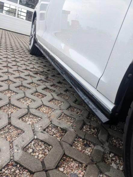 Китай Boczne Dokładki Progów GOLF 7,5 GTI Czarny Połysk Splittery Накладки на пороги чорні для Golf 7.5 GTI, задні