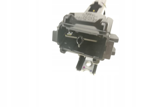 Toyota OE A85207-0K020 HILUX 11-15 ОМИВАЧ ФОРСУНКА ЛАМПА ОМИВАЧА L