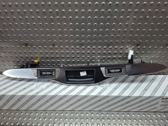 Fiat OE S26337904 ХРОМОВАНА НАКЛАДКА КЛАПАНА 0735516207 FIAT 500 2007-