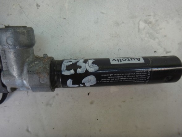 BMW OE 8221011 OEM НАТЯГУВАЧ ЗАСТІБКИ РЕМЕНЯ ЛІВИЙ ПЕРЕДНІЙ BMW Z3 E36 72118167711