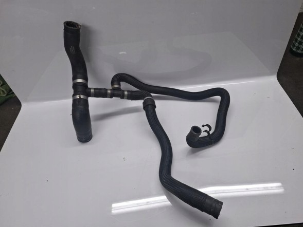 FoMoCo 2428604 ТРУБКА СИСТЕМИ ОХОЛОДЖЕННЯ S-MAX, MONDEO, GALAXY, KUGA, CUSTOM 1.8-2.0 ECOBLUE