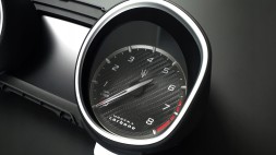 Moman 0089688084779 Maserati Quattroporte набирає M. Carbone